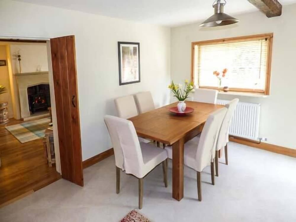 Stoke-on-trent Vacations - Ash House - Property Image 7