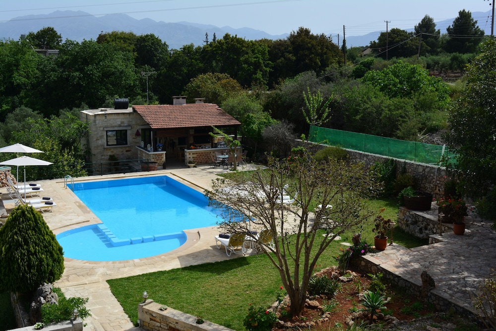 Elianthos Villa
