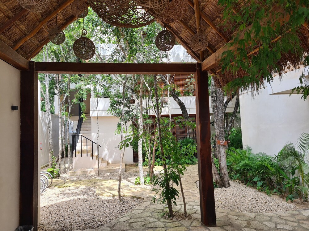 Private Balcony Jungle View Studio S21