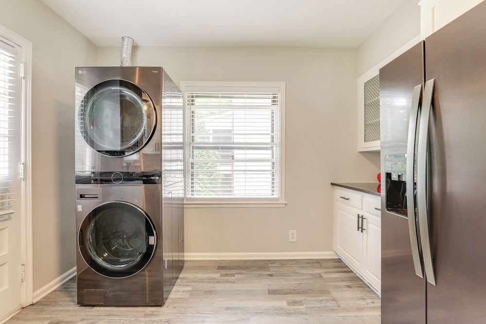 Updated Piedmont Heights Apt - 5 Mi to Dtwn Atl!