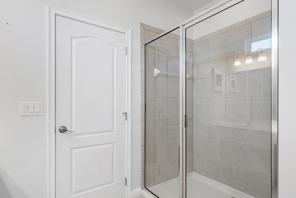8005 Oak Shadow Ct