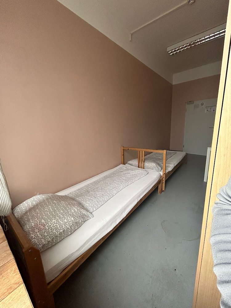 2-Rent Group Hostel Zimmer&Apartments GKP2