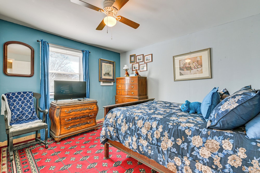 Hot Tub & Sauna: Kannapolis Bungalow