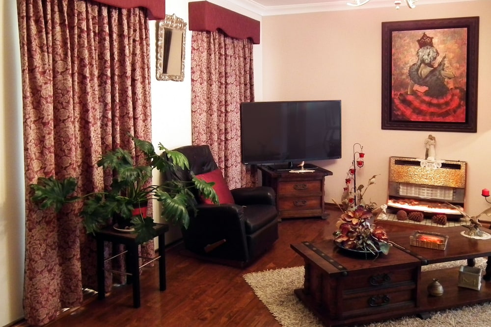 The Spanish Guesthouse, Private Rooms
