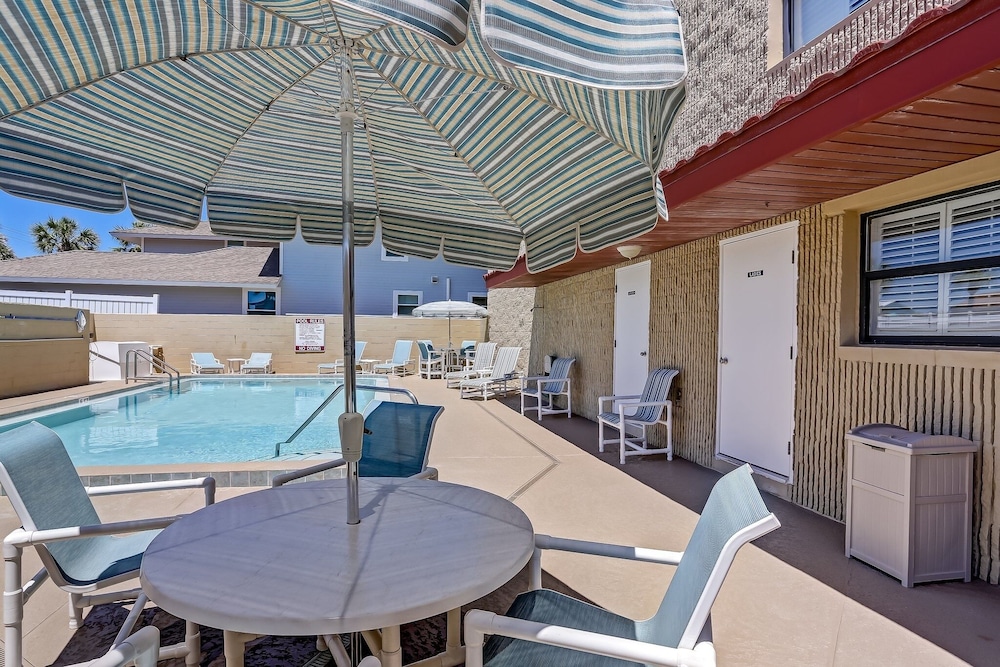 Ketch Courtyard 302 2 Bedroom Condo