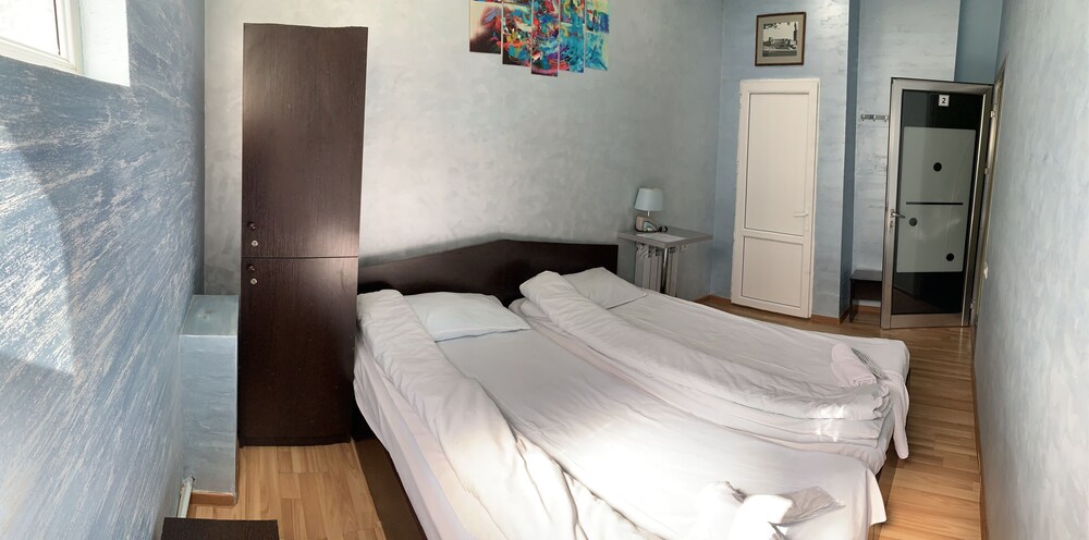 Domino Yerevan Hostel & Tours