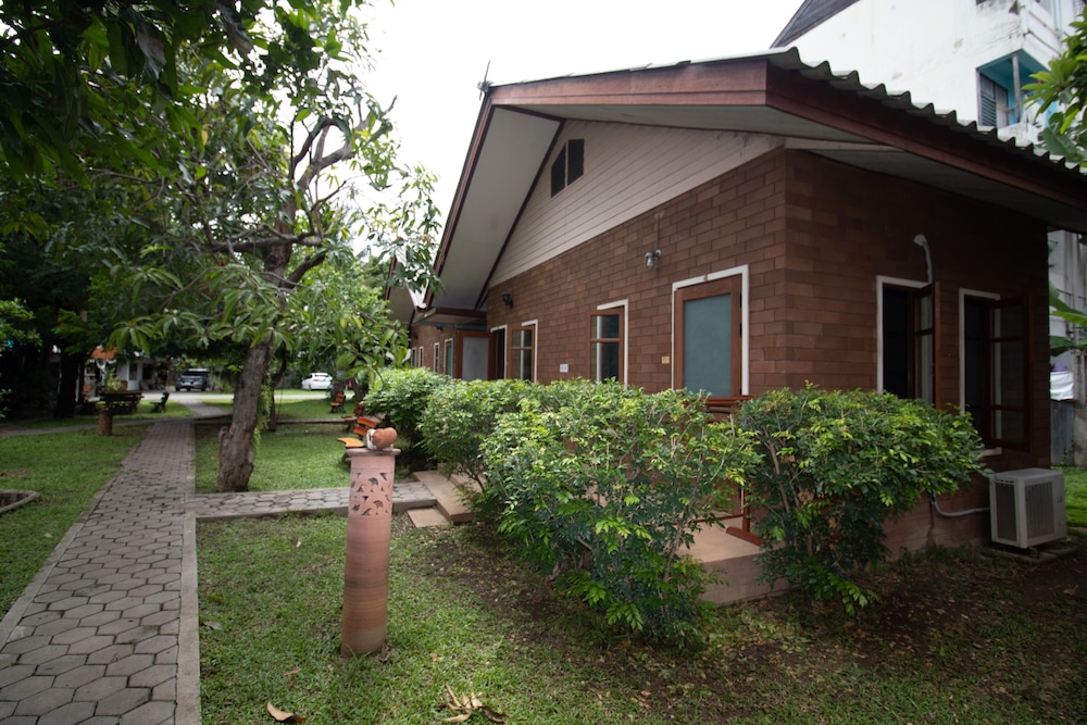 GongKaew HuenKum Hotel