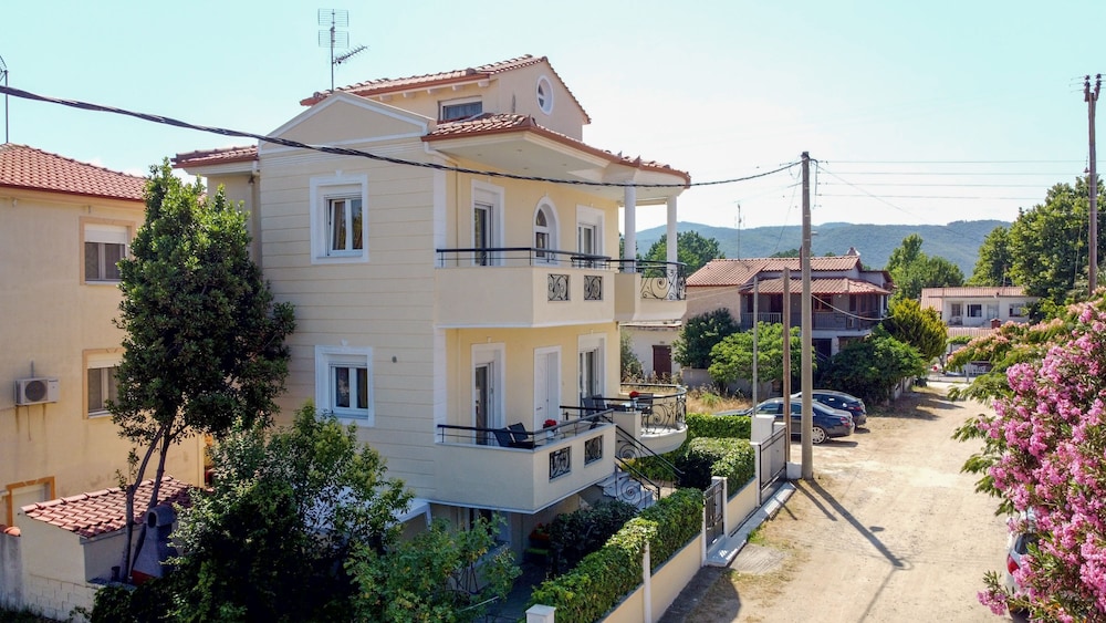 Prime Luxury Villa Beach Front