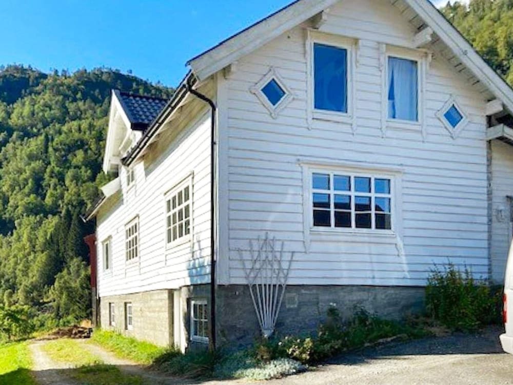 Photo 8