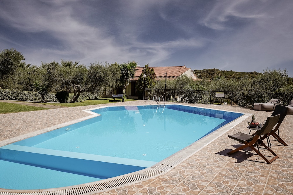 Villas Lefkothea