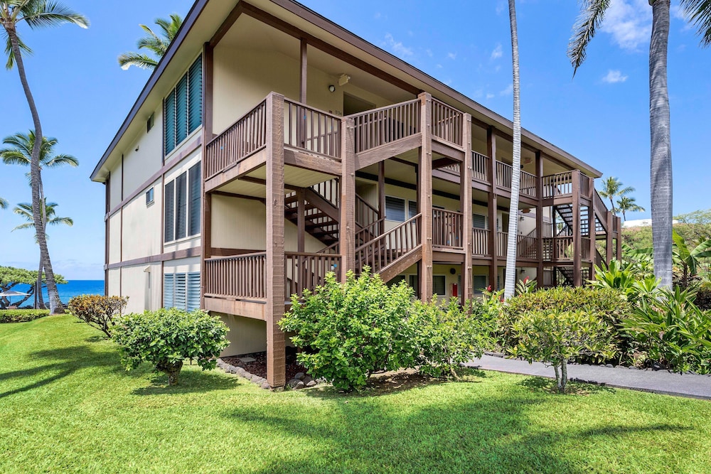Ocean Front! - Second Floor With AC & Lanai! - Vrkcv