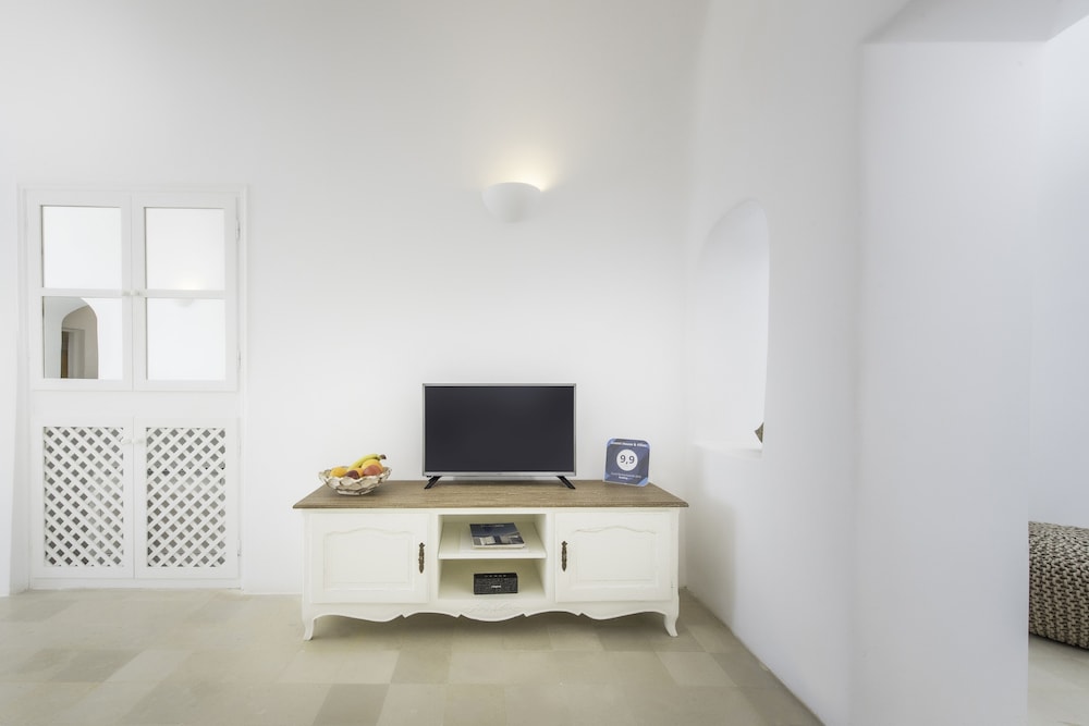 Anemi House & Villas