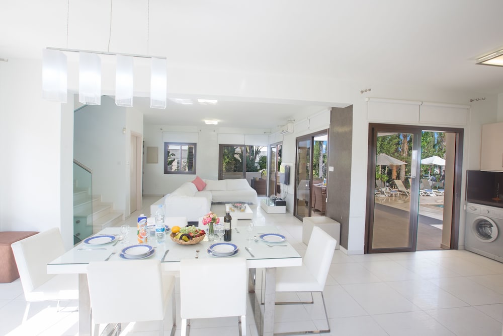 Protaras Holiday Villa De1