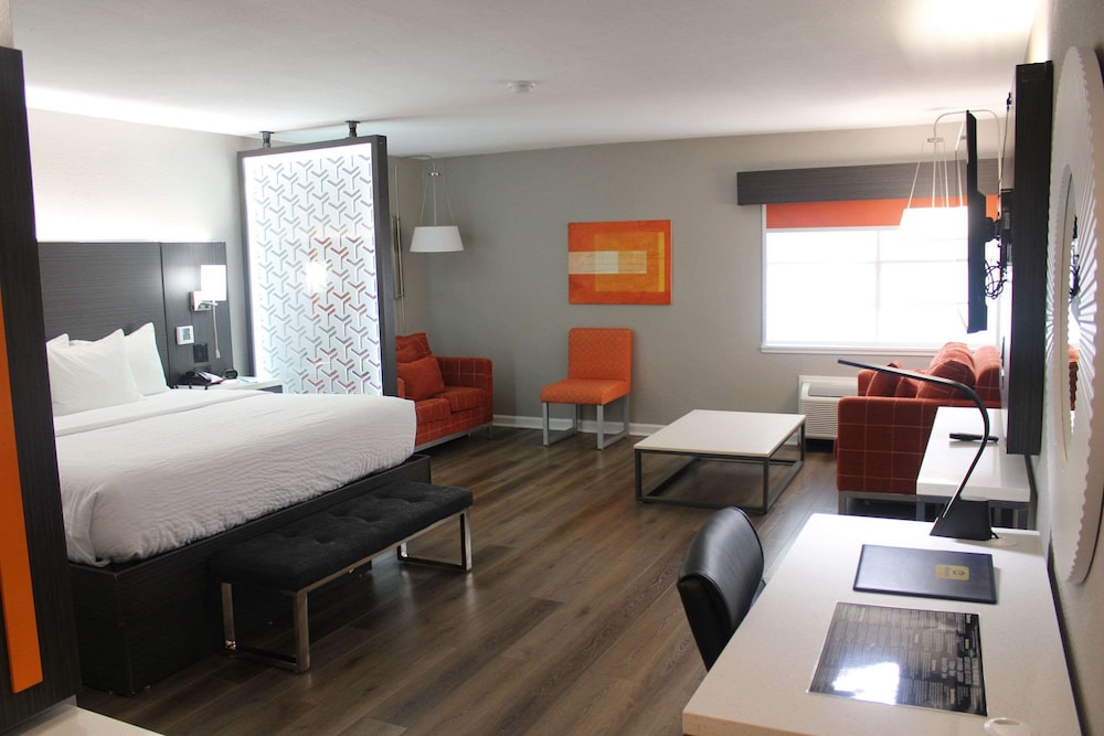 Marshall Vacations - Clarion Pointe Marshall - Property Image 20