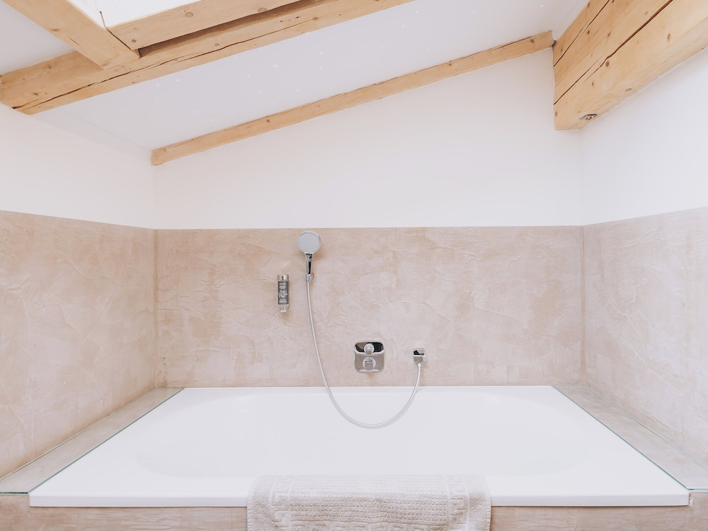 Kohlis Alpine Home by we rent