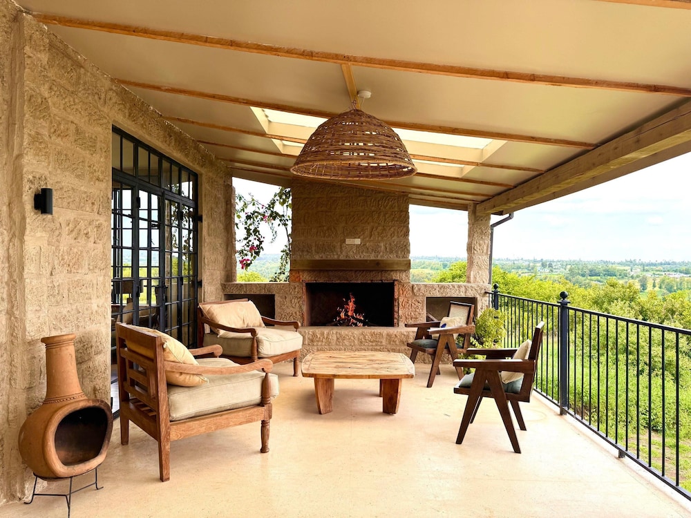 Eco 5 Bedroom 5 Bathroom Nanyuki Farm Villa - 2328