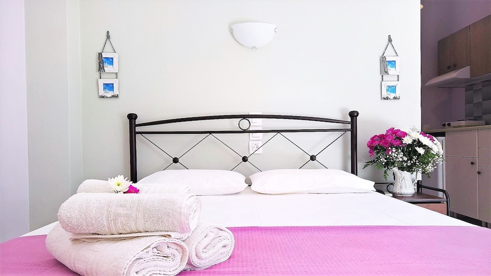 Aloni Studios & Apartments
