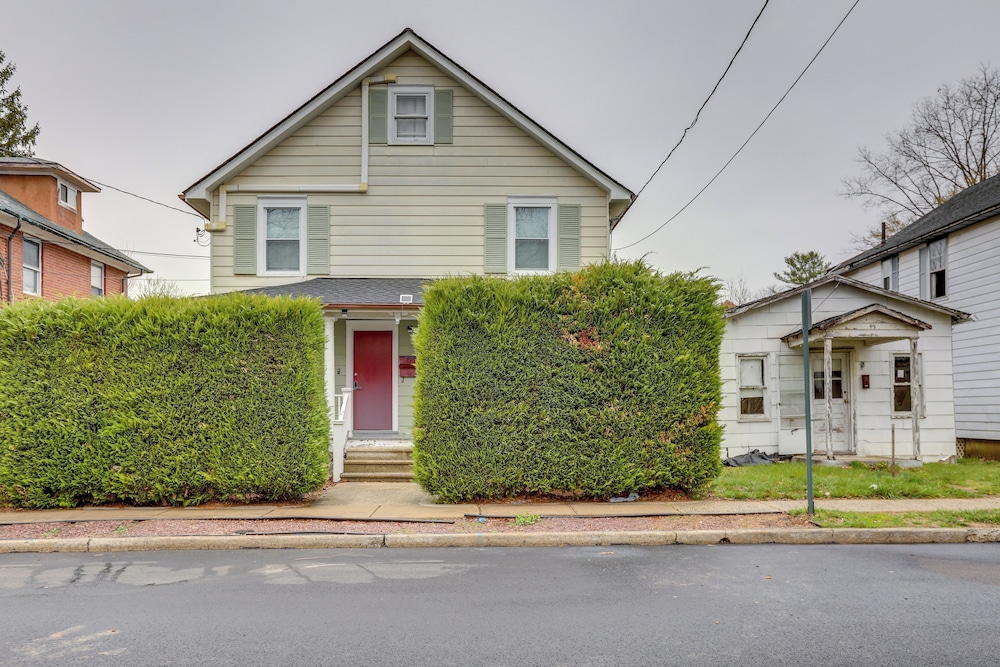 Walkable Dtwn Townhome Near Campus & Palmer Square
