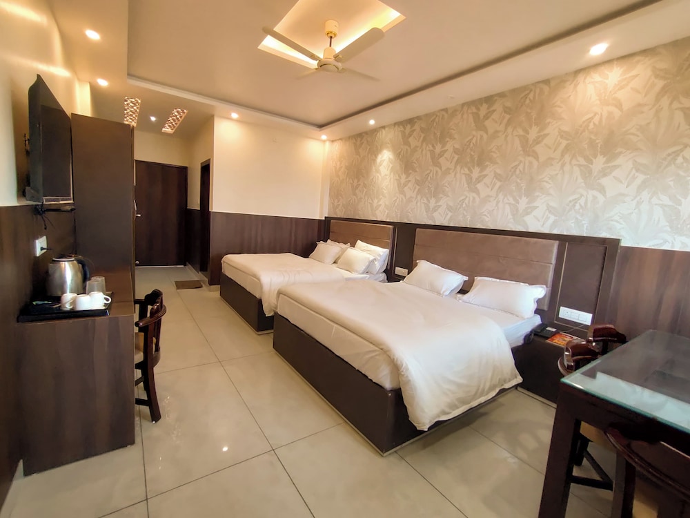 Cottage Club Inn