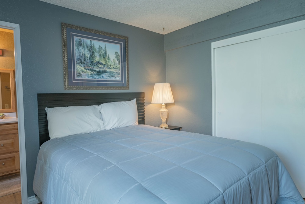 Dabi Four Lakeview view 5