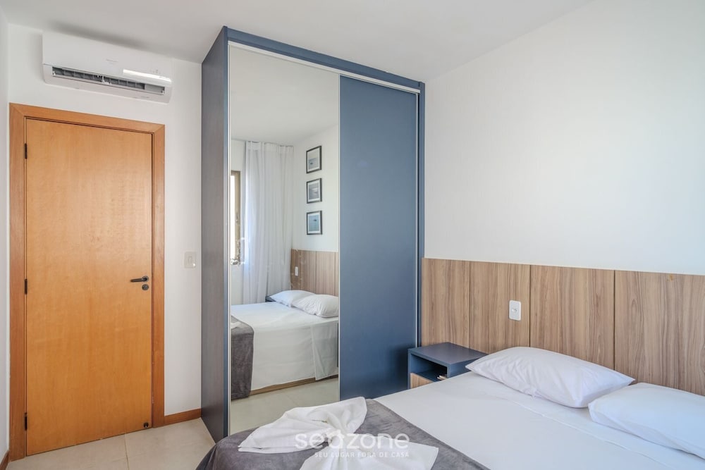 Apt. in a Seaside Condominium Itacimirim-ba Iab109