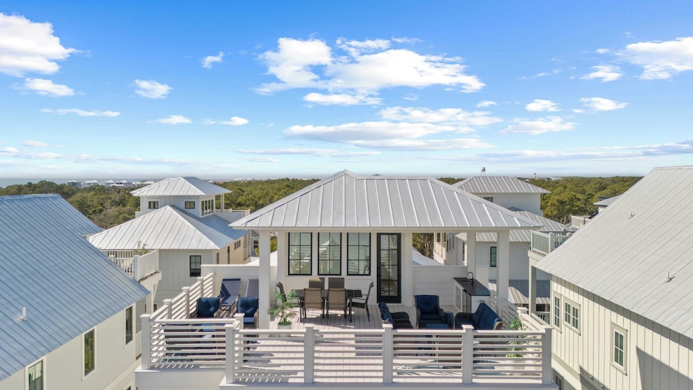Rooftop Deck w/ Views, Pool, Luxury 5bdr Resorting To Happiness by Avantstay
