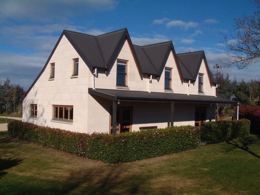 Whitestone Cottages
