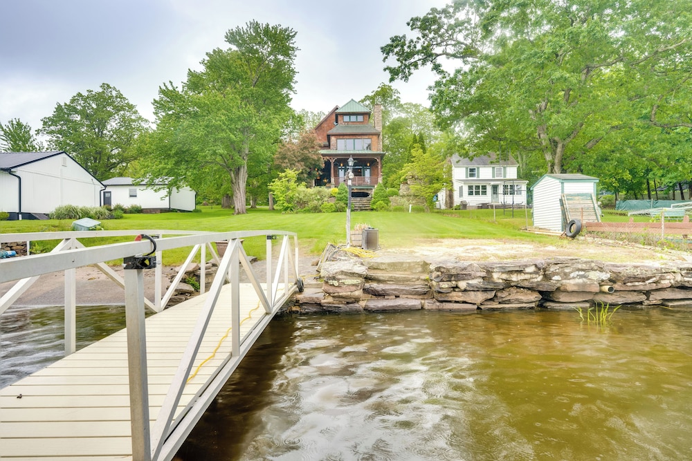 Luxe Family Home on Orange Lake w/ Private Dock!