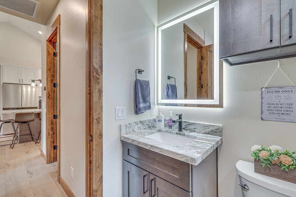 Contemporary & Cozy! Pinetop Country Club Casita