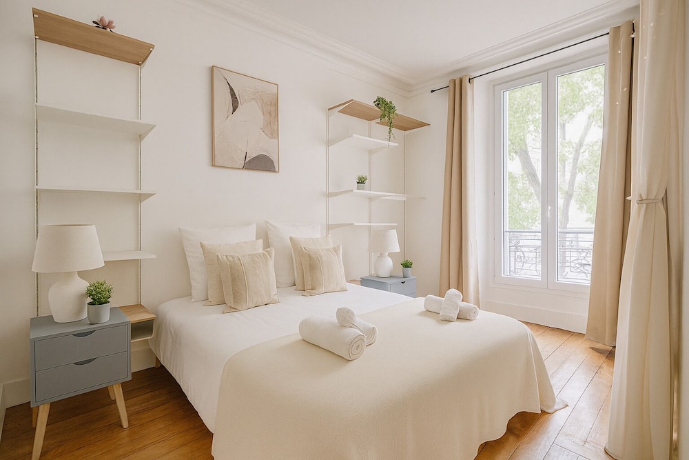 Spacieux appartement a Montmartre