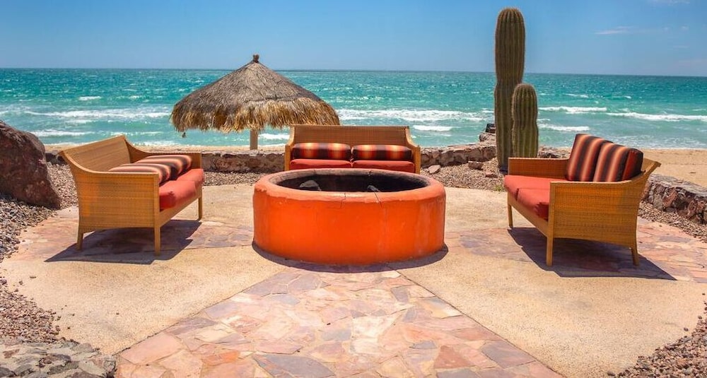 Quiet Beachfront Condo With Pools Private Beach
