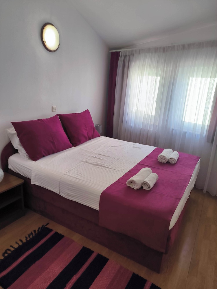 Omir Bed & Breakfast