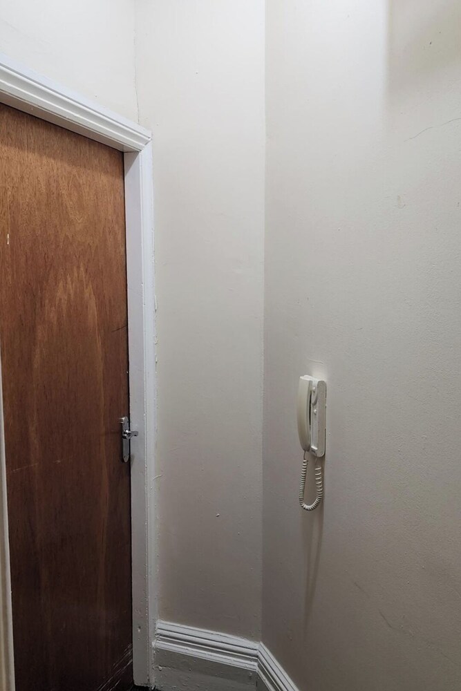 1 Bed - Sleeps 4 - Wolverhampton City Centre