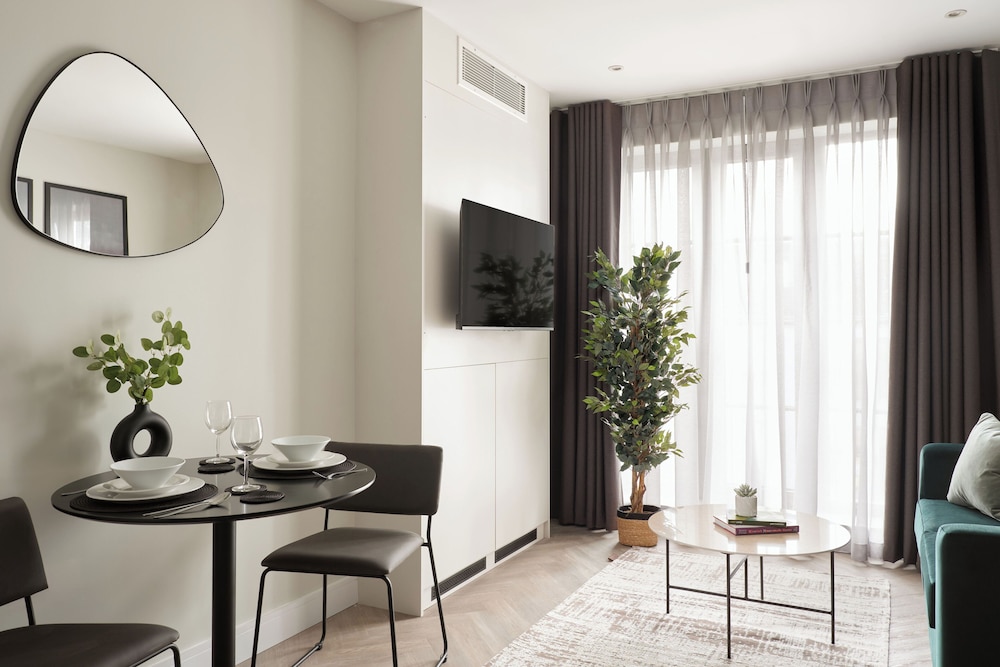 Commercial Road Serviced Apartments - London City East