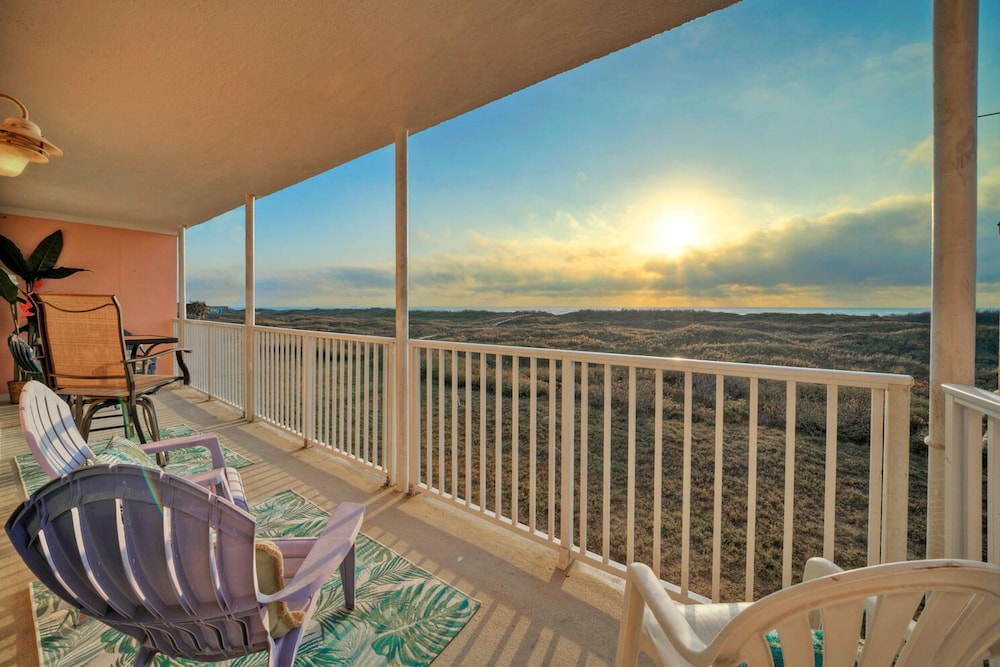 Rise N Beach by Avantstay Beachfront w Pool