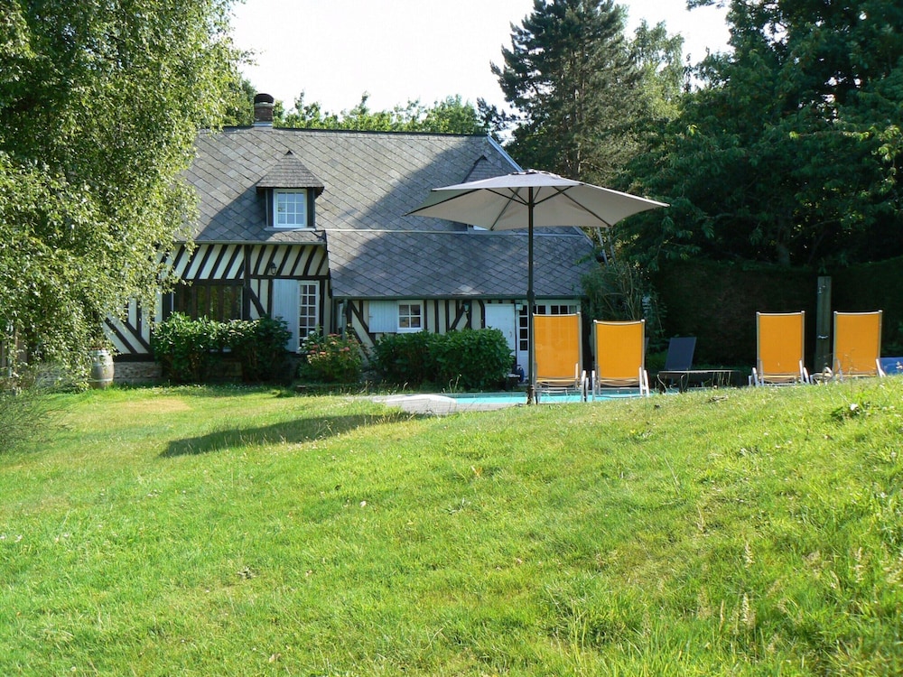 Estate in Normandy With Pool & Tennis Court