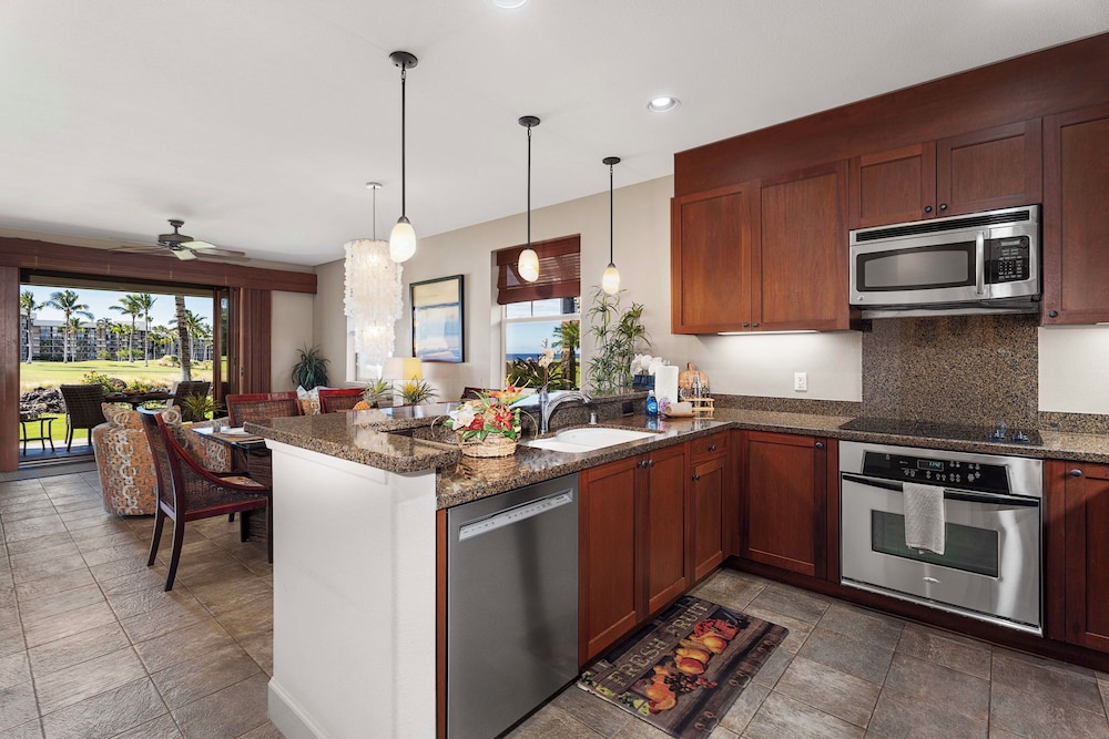 Golf Discount Included! Ocean, Golf & Mountain Views Near Shopping! - Vrkcv