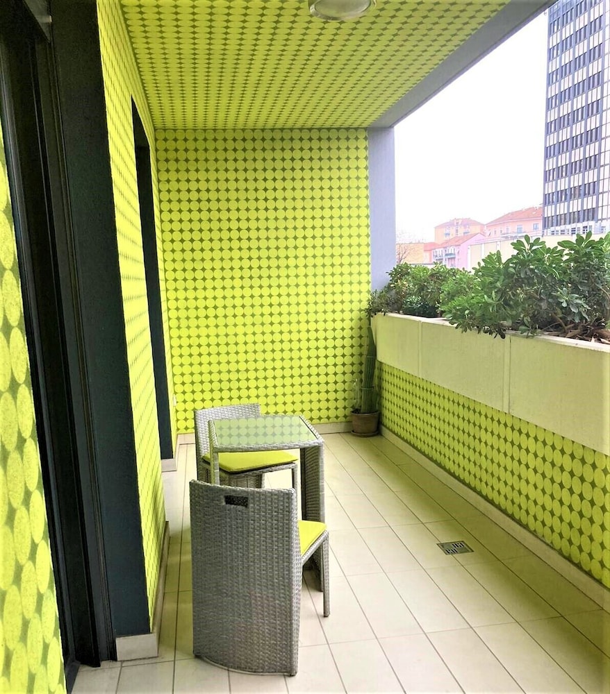 Borsa 1- Bright apartment with balcony