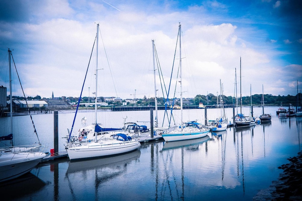 Waterford Vacations - Travelodge Waterford - Property Image 7