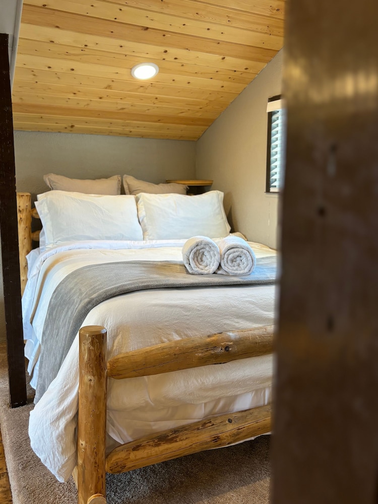 Perch Point- Hikers Dream Cabin Base