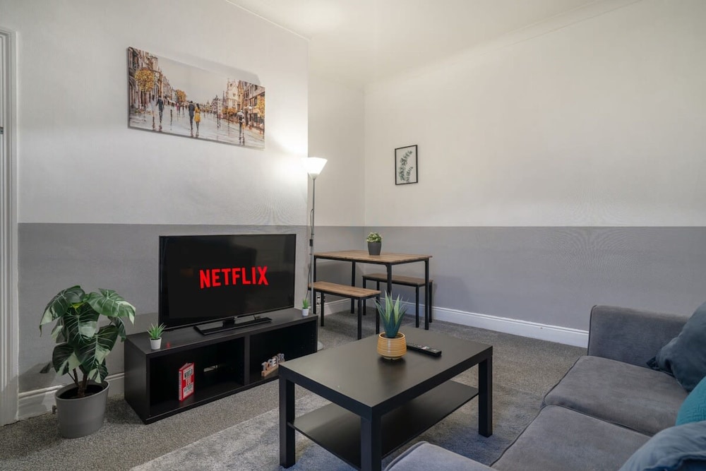 3 Bed-free Parking-close to City