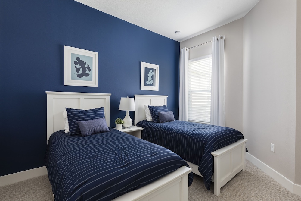 Summerville Vacation Homes by Columbia Management