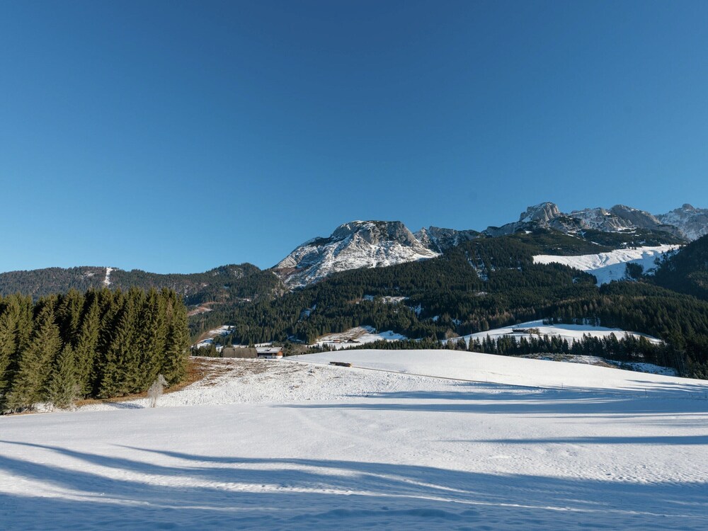 Chalet in Annaberg-lungotz With a Community Pool
