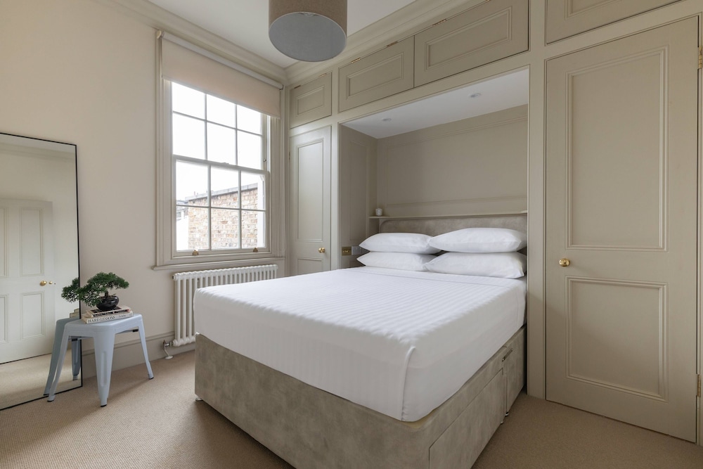 Kensington Place IV by Onefinestay