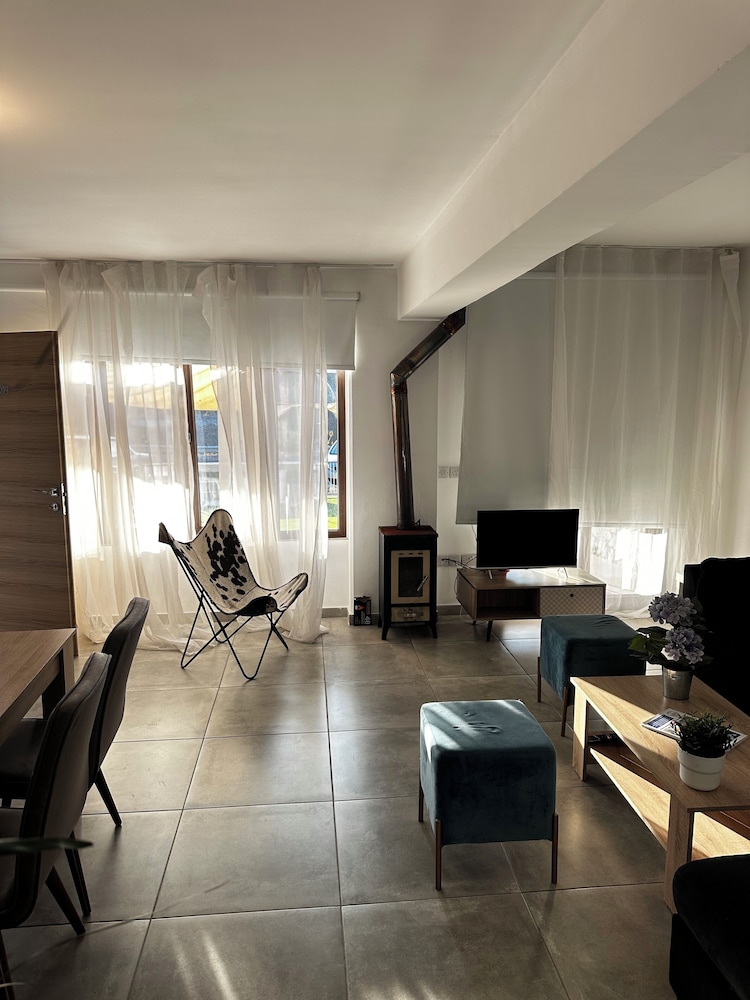 Arsenia Cottage D - Kyperounta