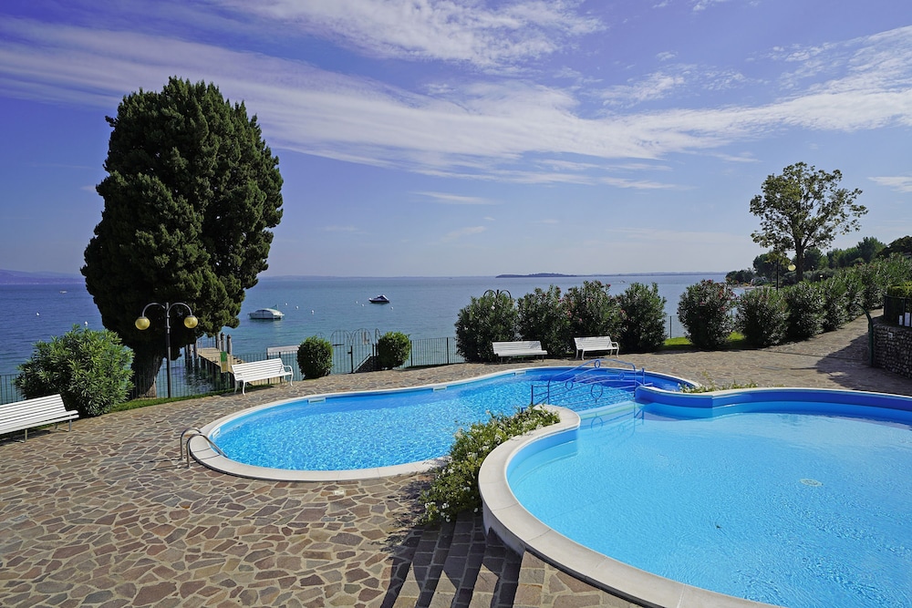Specchio sul Lago in Manerba del Garda