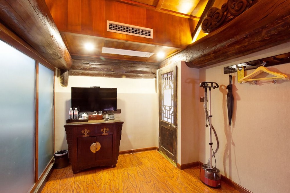Hanruicheng Inn