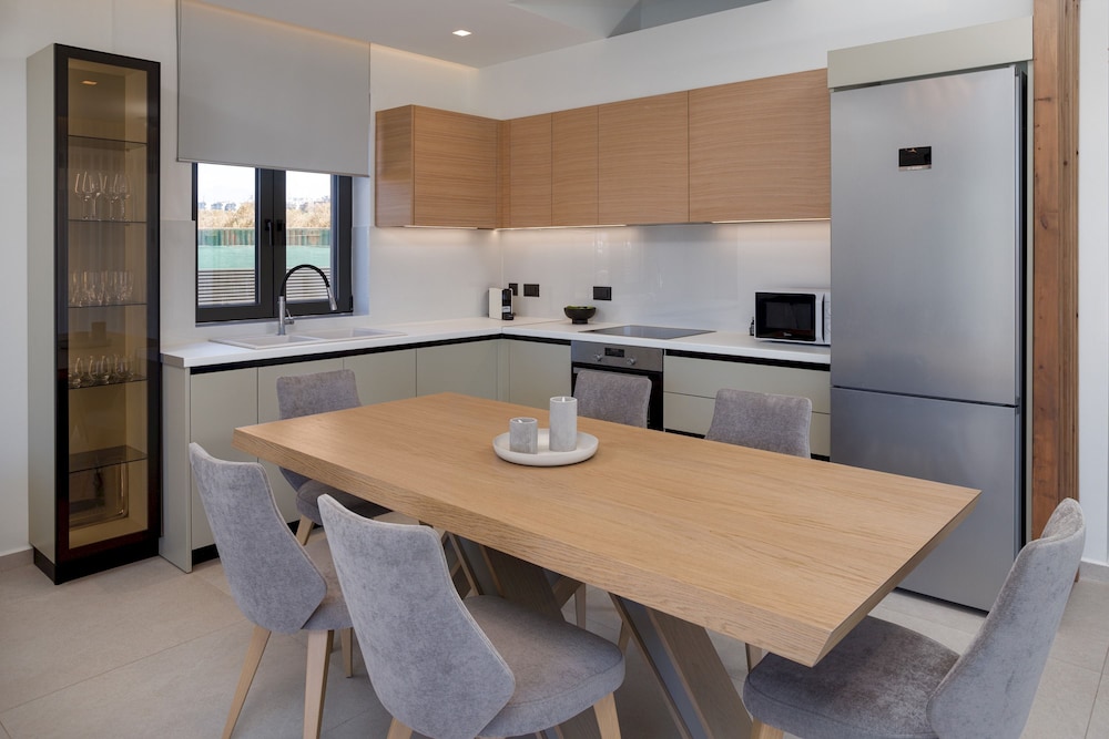 Divel Luxury Villas - Villa Ervin by Estia