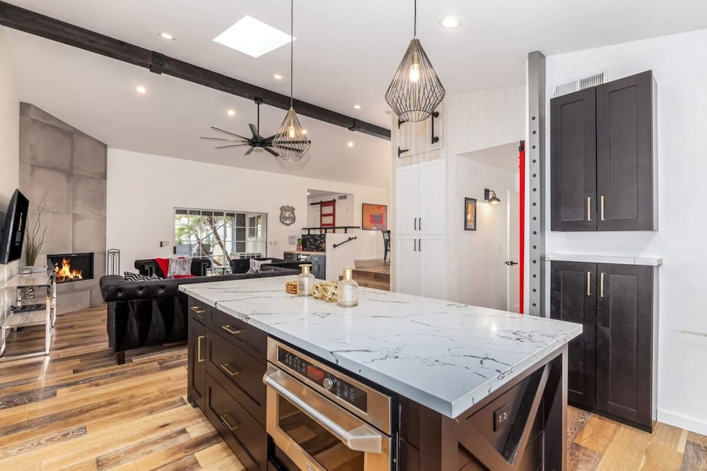 Sunburst Estate Htd Pool Putt Grn Sleeps 14