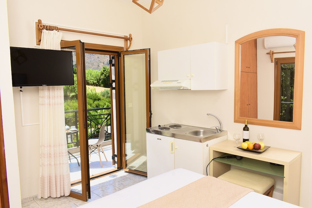 Artemida Pansion Georgioupolis photo 4